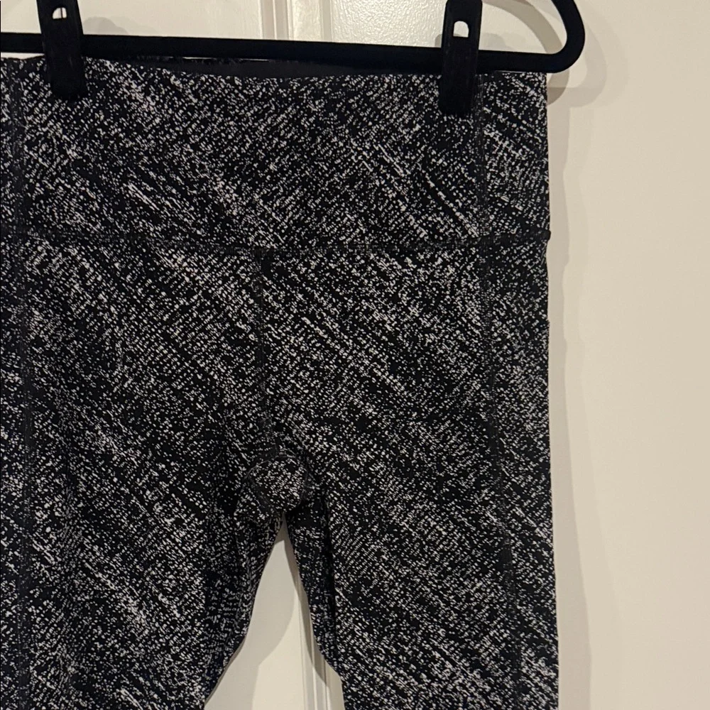 Lightly worn Lululemon Black and Gray Leggings size 8